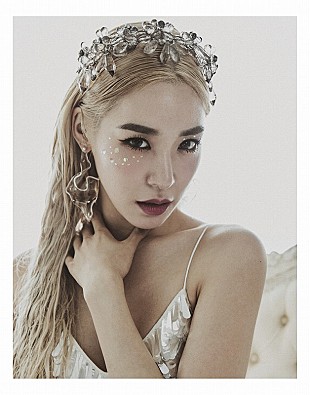 「ティファニー・ヤング、1st EP『リップス・オン・リップス』リリース」