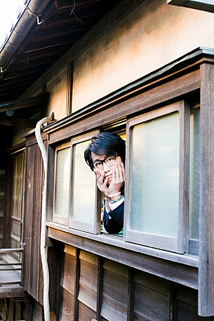 「岡村靖幸の『TV Bros.』連載が書籍化、松任谷由実、小山田圭吾、KREVAら登場」