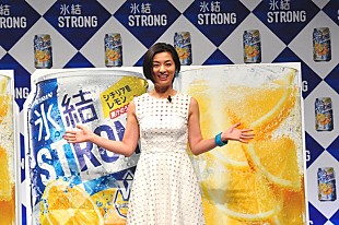 「尾野真千子「昼から飲めるのもいい」　「とにかくおいしいを伝えたいと思った」」