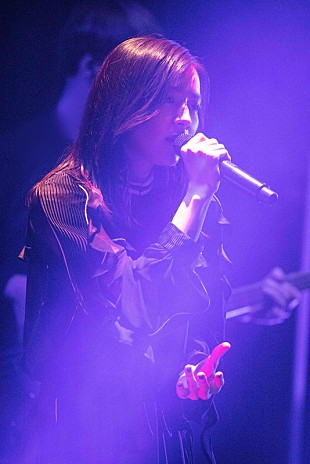 「milet、メジャー初ライブ【milet SPECIAL SHOW CASE @Billboard-Live TOKYO】で全8曲を熱演」