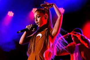 「アリアナ・グランデ、【コーチェラ】でBLACKPINKを見る予定とファンに明かす」