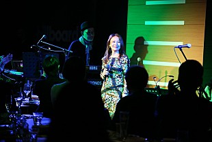 「八神純子が祝う、Billboard cafe &amp; dining 1周年記念パーティーが開催」