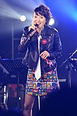 荻野目洋子「荻野目洋子、デビュー35周年記念ライブで、初のオールスタンディング！初披露の新曲を含む20曲の熱唱にファン大興奮」1枚目/10