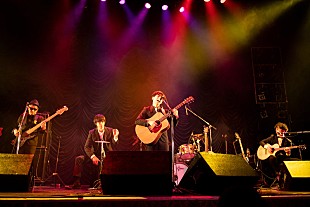 「UNCHAIN、全公演完売のアコースティックツアーから千秋楽のライブレポ到着」