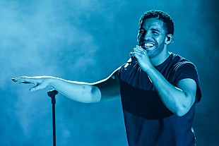 「ドレイク、ニューALの制作を開始したとライブで明かす」