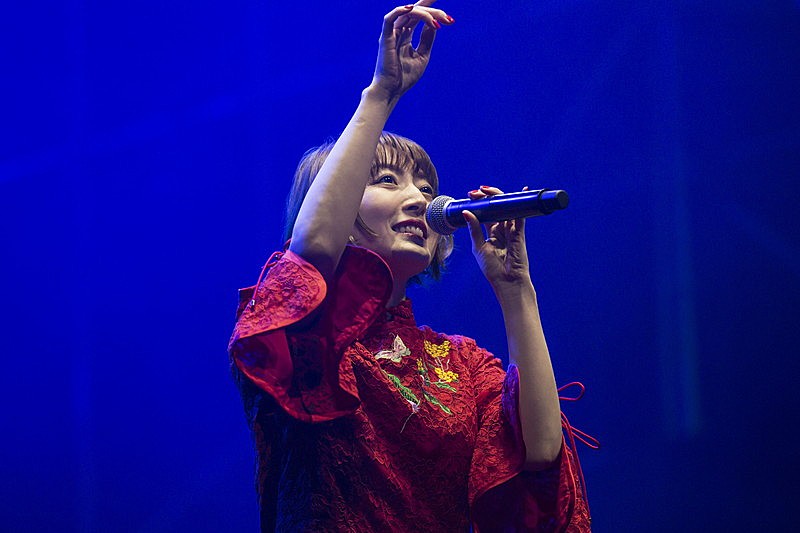 花澤香菜、日本人女性ソロシンガー初の上海アリーナ公演