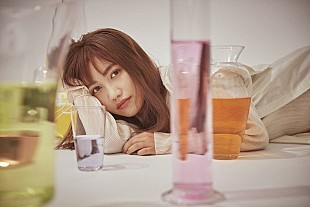 「井上苑子、アニメ『川柳少女』OP曲「コトノハノオモイ」MV公開」