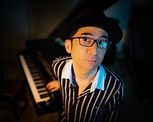 「リクオ、FM COCOLOの5月マンスリー・アーティストに決定」