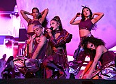 アリアナ・グランデ「アリアナ・グランデ、BLACKPINKのロゼに自身プロデュースの香水を贈る」1枚目/1