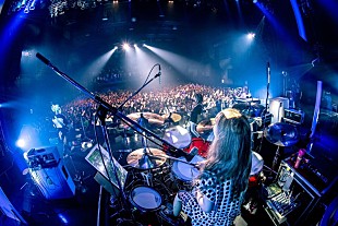 「SCANDAL、“日替わり”セットリスト全国ツアーが開幕」