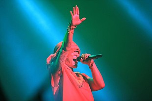 「HAN-KUN、ソロ10周年ワンマンで「自分の夢、レゲエ。それを、こうやって楽しむことができる」（ライブレポ）」