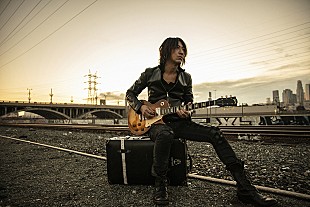 「GLAY TAKUROが羽田LDH kitchenに登場、ソロ企画「Journey without a map」」
