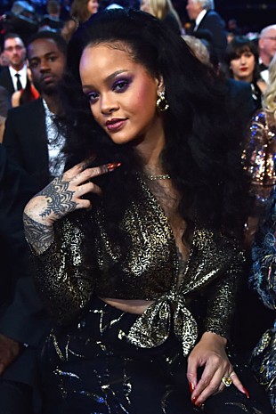 「リアーナ、世界で最も裕福な女性アーティストに」