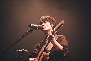 「尾崎裕哉の弾き語り公演【ONE MAN STAND】の模様を放送、ライブ前後の姿も」