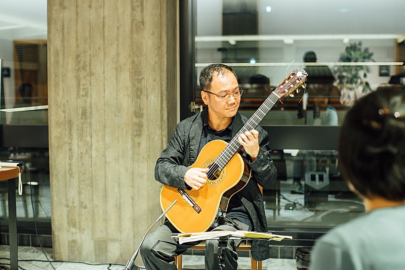 鈴木大介 酒井健治 初の音楽イベント レポート到着 優しいギターの音色に包まれて コンテンポラリーを語り合った夜 Daily News Billboard Japan