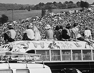 「トラブル続きの【ウッドストック50】、規模を縮小して開催か」