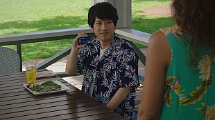 「二宮和也がキャッシュレスなハワイ旅行をエンジョイ、JCB新テレビCM」