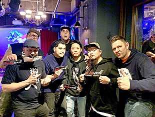 「ゼブラヘッドとbakewallがコラボ、アルバム付きアイテムを限定販売」