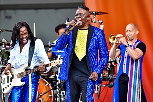 「アース・ウィンド＆ファイアー、R&amp;Bグループとして初めて【ケネディ・センター名誉賞】受賞」