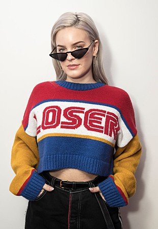 「アン・マリー、韓国でのフェス出演キャンセルをうけて無料ライブ開催」