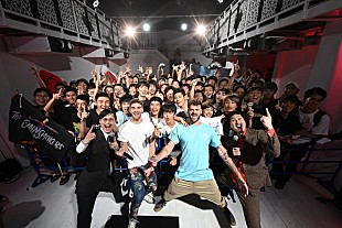 「ザ・チェインスモーカーズ、日本初のファン・イベント【プールサイド・ナイト with The Chainsmokers】を開催」