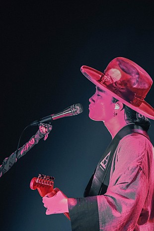 「平井 大、最新アルバム『THE GIFT』の世界観に引き込む全国ツアーが開幕」