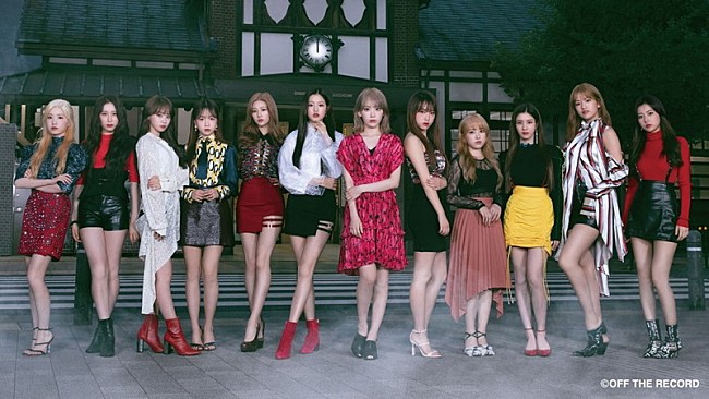 ＩＺ＊ＯＮＥ「IZ*ONE、新SG『Vampire』第2弾ティザーで少しずつ美しいヴァンパイアに変貌」1枚目/1