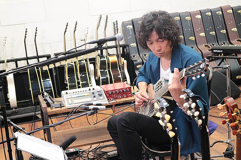 斉藤和義がギターを語る、WOWOW『“Time in the Garage”インサイド