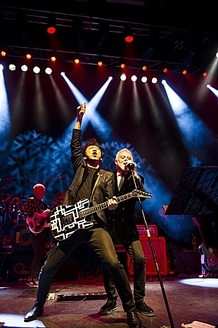 「布袋寅泰、25年ぶりにロジャー・テイラーと共演」