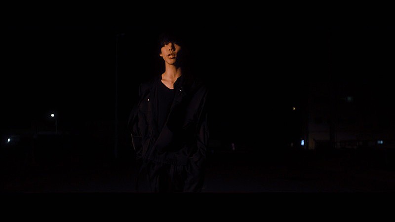 Sano ibuki、11/6発売の1stアルバムより「革命的閃光弾」MV公開