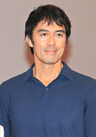 「阿部寛「インド映画に出るのが最終目標」　吉田羊ら女性共演者からのモテぶりに歓喜」