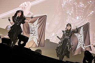 「BABYMETAL、“メタルレジスタンス第8章”の幕開けとなった横アリ公演を放送」