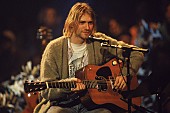 カート・コバーン「故カート・コバーン、『MTV Unplugged』で着用のオリーブ色のカーディガンがオークションに」1枚目/1