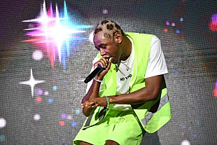 「タイラー・ザ・クリエイター、最新作『IGOR』のスーツをハロウィン・コスチューム用に販売」