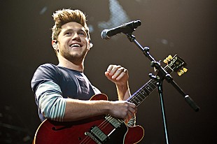 「ナイル・ホーラン、“世界一の大親友”ルイス・キャパルディとともに北米ツアー開催」