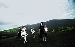 「BAND-MAID、ニューアルバム『CONQUEROR』から新曲「輪廻」のMV解禁」