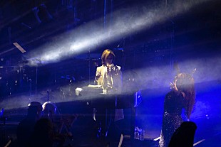 「YOSHIKI、サラ・ブライトマンのワールドツアー最終公演に登場」