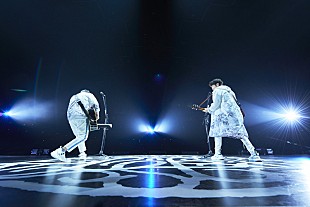 「ゆず、“前人未到”弾き語りドームツアーの模様を映像化」