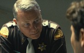 メタリカ「メタリカのジェイムズ・ヘットフィールドが『テッド・バンディ』出演、場面写真公開」1枚目/2