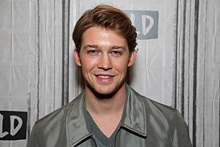 「テイラー・スウィフトの恋人ジョー・アルウィン、彼女に曲にされることは“光栄”と語る」