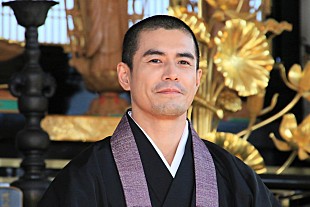「僧侶役の伊藤英明「市川海老蔵さんに謝りたい」　ムロツヨシ「めいっこ、おいっこを見返したい」」