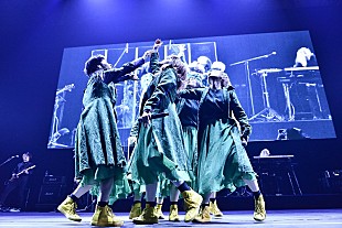 「【CDJ19/20】BiSHが最高を更新してみせた圧巻のパフォーマンスで飛躍の2019年を締め括る＜ライブレポート＞」