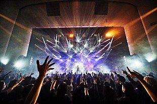 「LUNA SEAの30周年ホールツアー【CROSS THE UNIVERSE】開幕、“思いがけない楽器”演奏も」