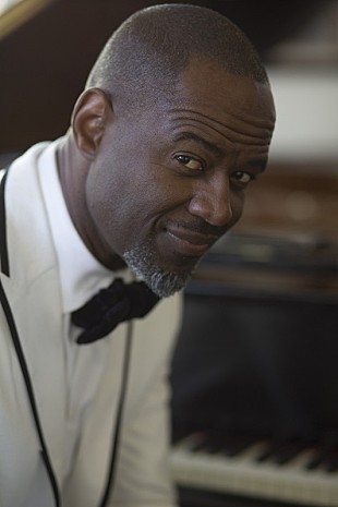 「ブライアン・マックナイト、6～7月に東横阪で来日公演」