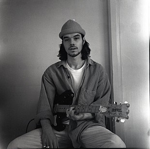 「ジャイルス・ピーターソンも注目、“NEXTトム・ミッシュ”とも称されるオスカー・ジェロームが新曲公開」