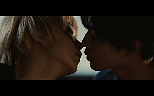 「次世代ダンス＆ボーカルグループ“VOYZ BOY”、メンバー同士のキスシーン連発のMV公開」