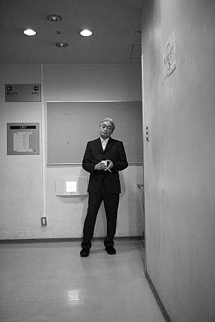 「細野晴臣、映画『NO SMOKING』に書き下ろした2曲を配信リリース」