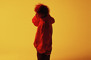 「Vaundy、新曲「life hack」配信リリース＆MV公開」