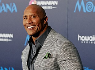 「ドウェイン・ジョンソン、1歳の娘と映画『モアナと伝説の海』の楽曲を歌いながら手洗いを呼びかける」