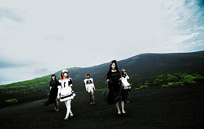 BAND-MAID「BAND-MAID、新デモ音源「Want more!」を一週間限定で無料配信」1枚目/2